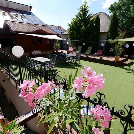 Nyilas Fogado Hotel Nyíregyháza Екстериор снимка