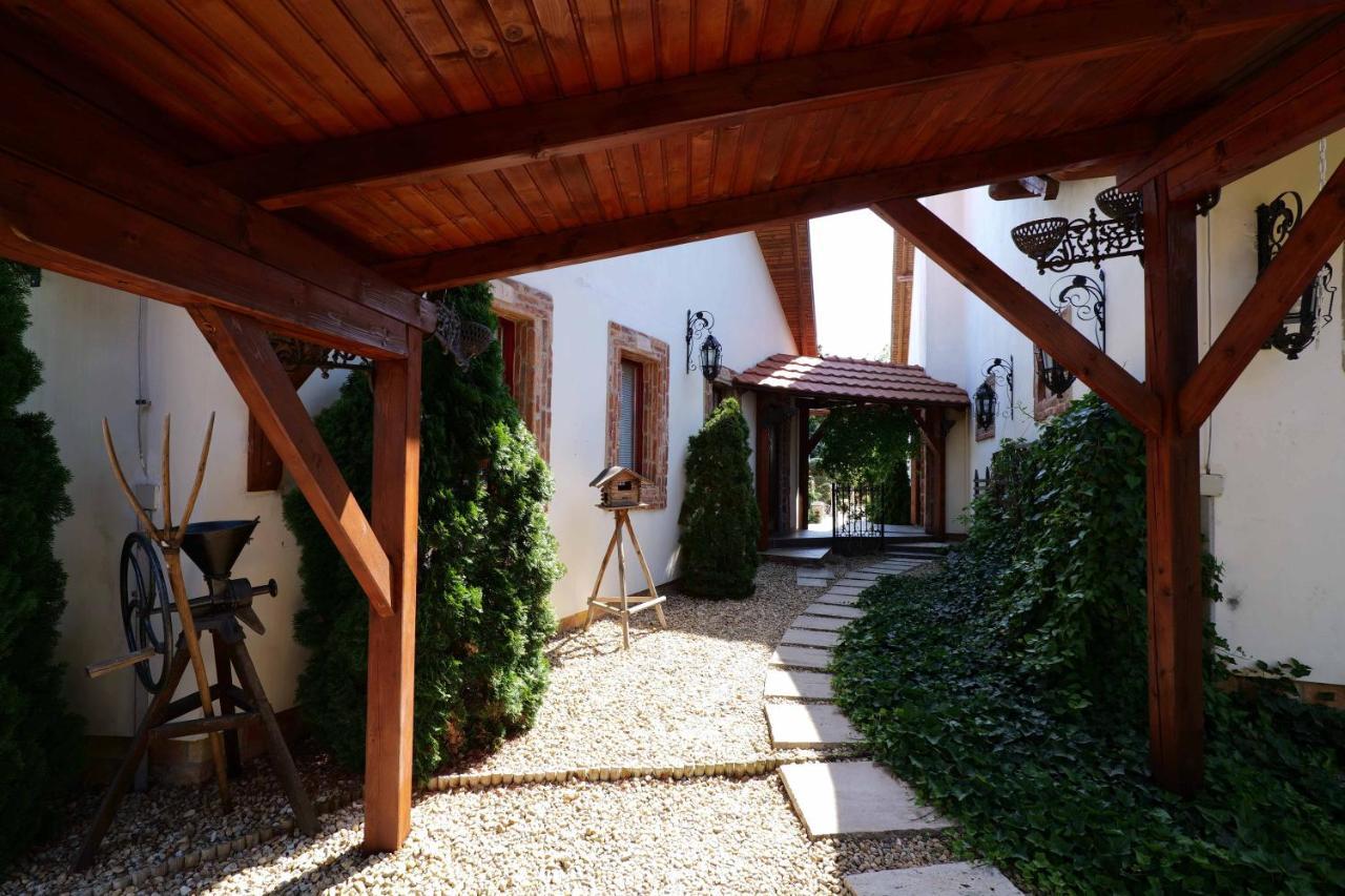Nyilas Fogado Hotel Nyíregyháza Екстериор снимка