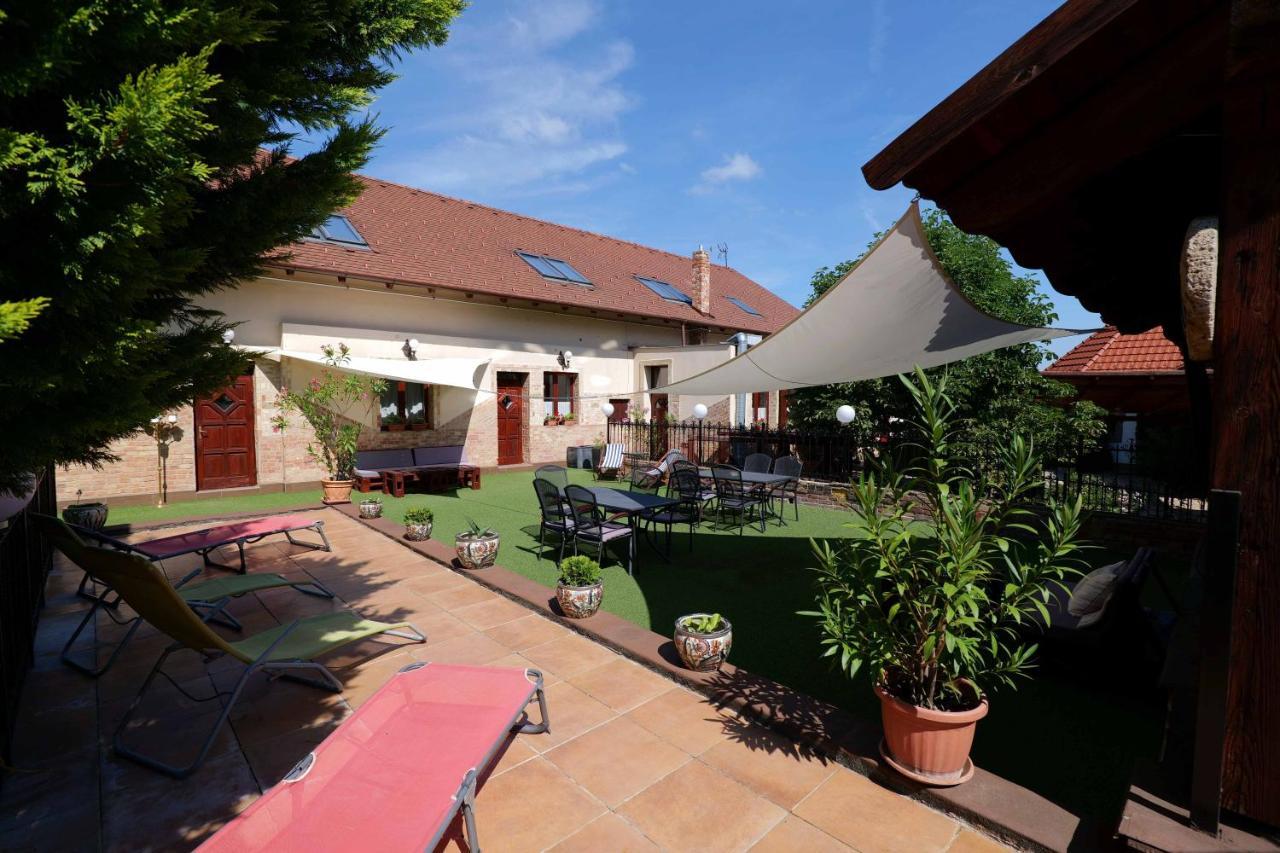 Nyilas Fogado Hotel Nyíregyháza Екстериор снимка
