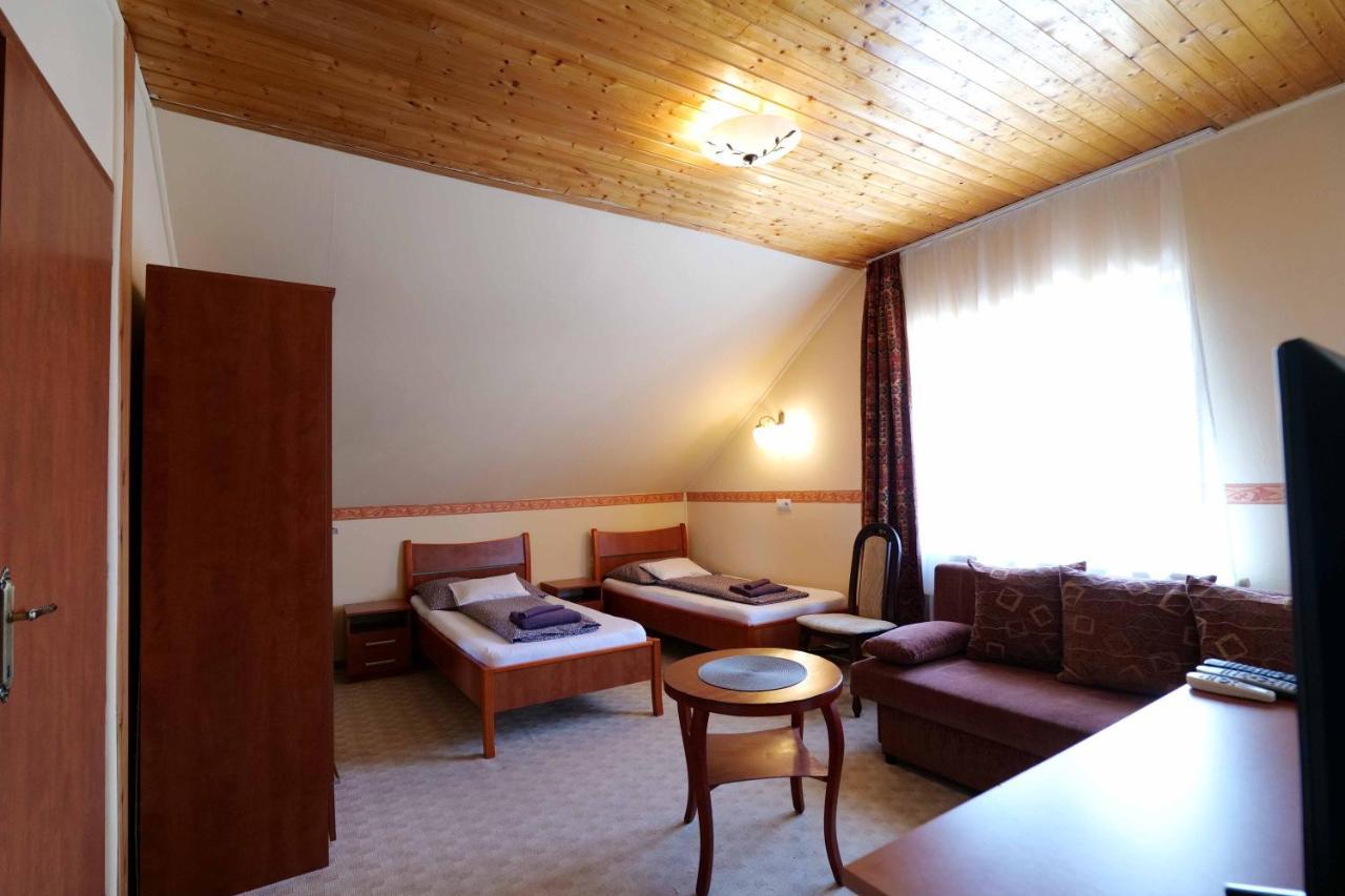 Nyilas Fogado Hotel Nyíregyháza Екстериор снимка