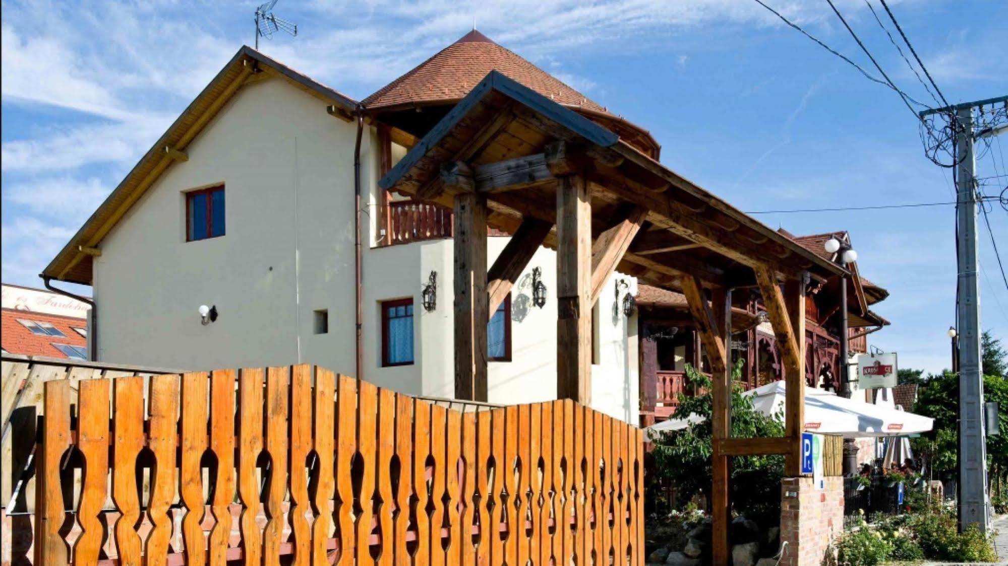 Nyilas Fogado Hotel Nyíregyháza Екстериор снимка