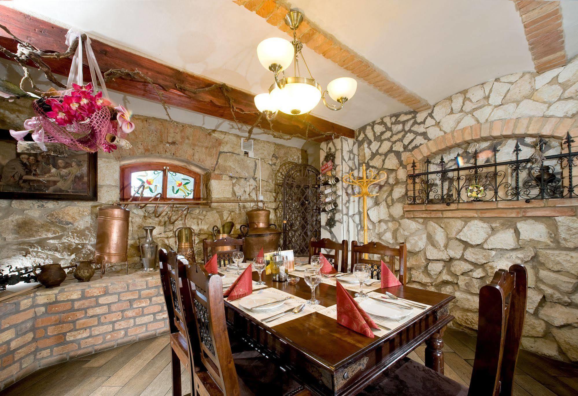 Nyilas Fogado Hotel Nyíregyháza Екстериор снимка