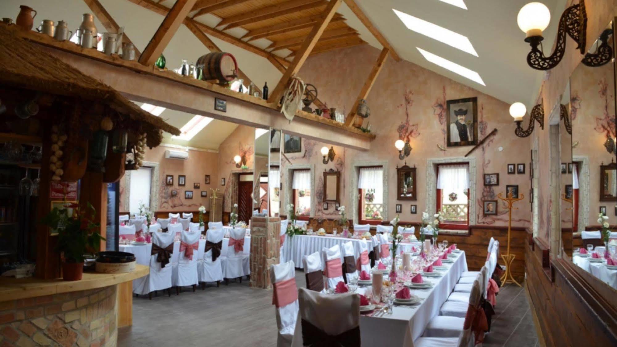Nyilas Fogado Hotel Nyíregyháza Екстериор снимка
