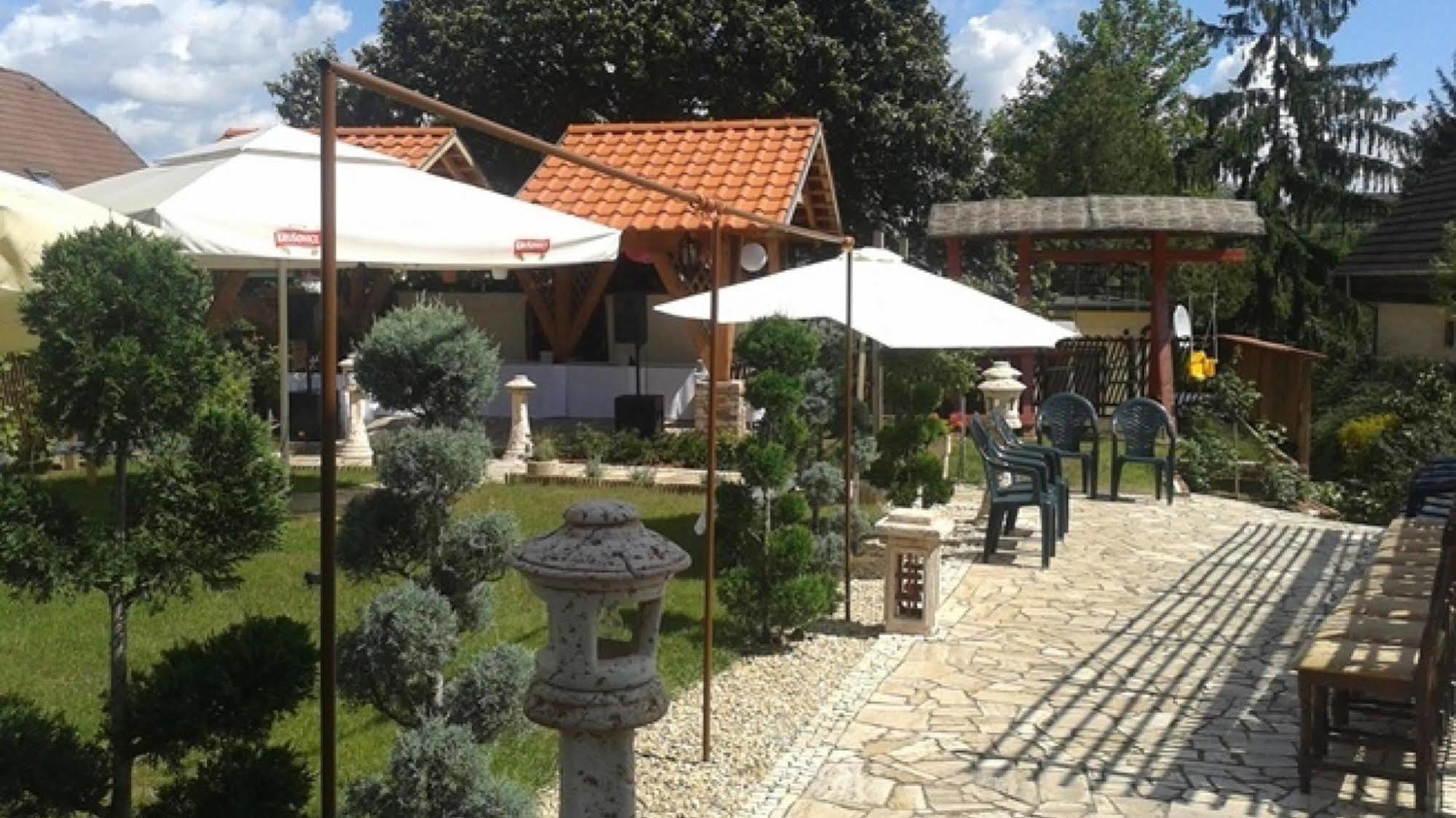 Nyilas Fogado Hotel Nyíregyháza Екстериор снимка